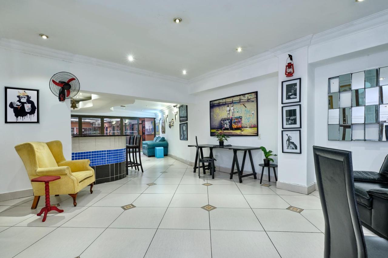 Inn & Out Sandton Park Йоханнесбург Экстерьер фото