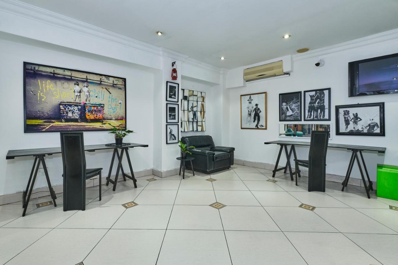 Inn & Out Sandton Park Йоханнесбург Экстерьер фото